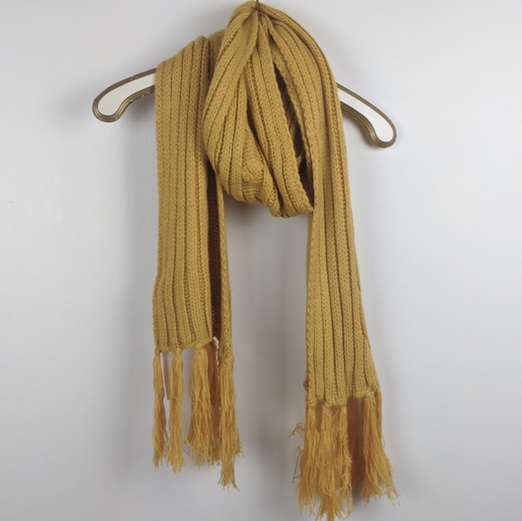 Yellow Cable Knit Scarf - NWT - Picture 3 of 5